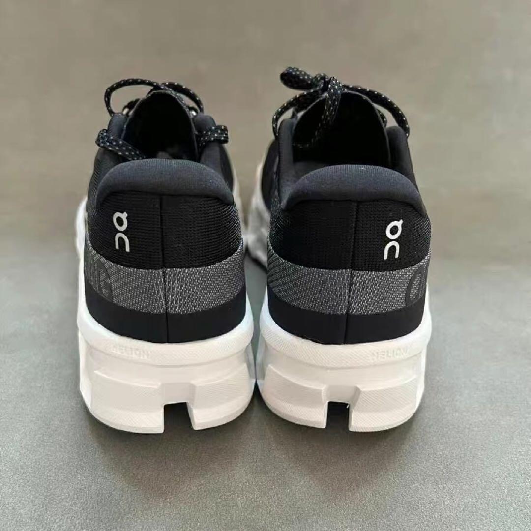 ON ブラックスニーカー 23.5cm