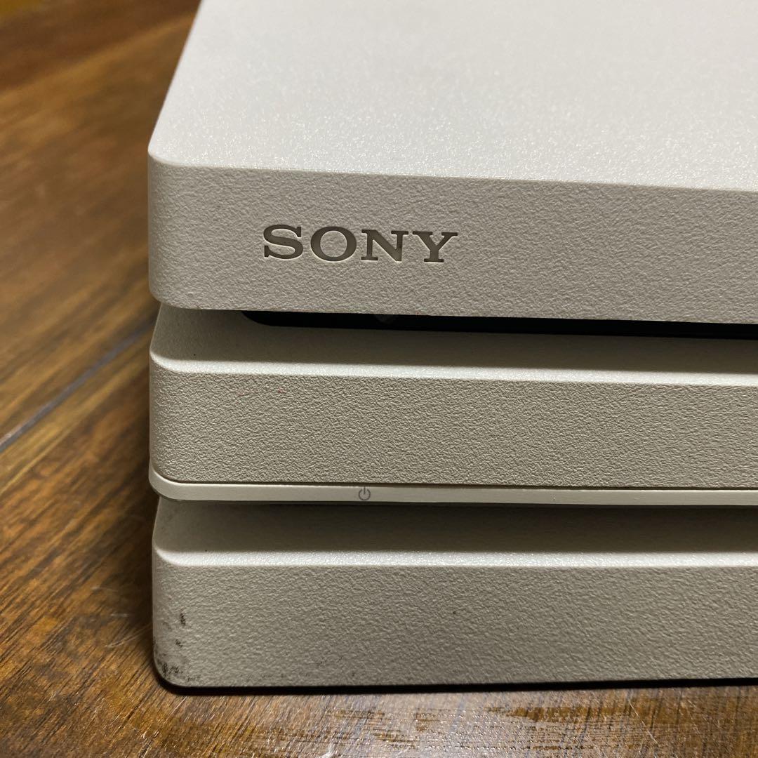 ホワイト PlayStation 4 本体 コントローラー付き　ジャンク品