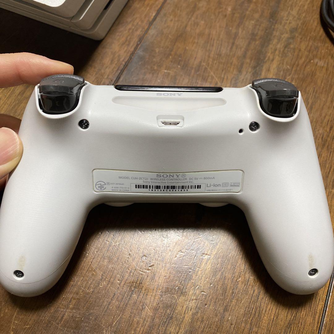 ホワイト PlayStation 4 本体 コントローラー付き　ジャンク品