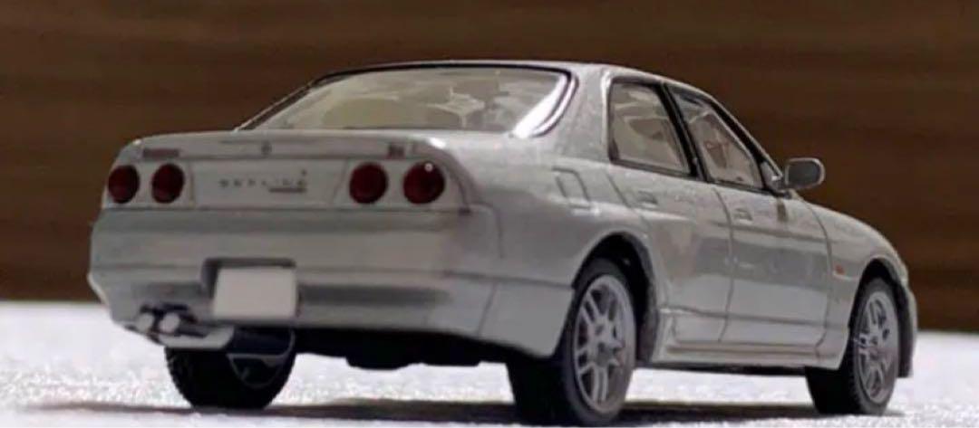 トミカリミテッドヴィンテージネオ ニッサン スカイライン R33