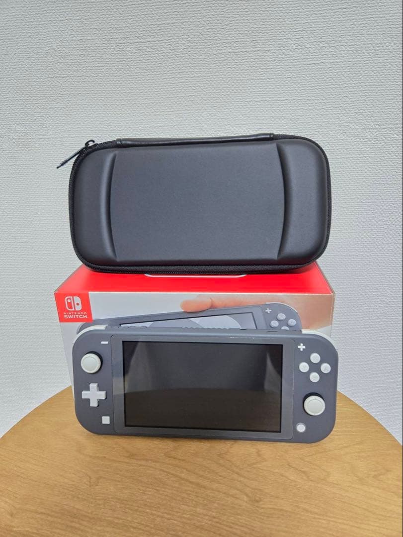 Nintendo Switch Lite グレー 本体+箱+収納ケース付き Nintendo Switch Lite グレー 本体+箱+収納ケース付き