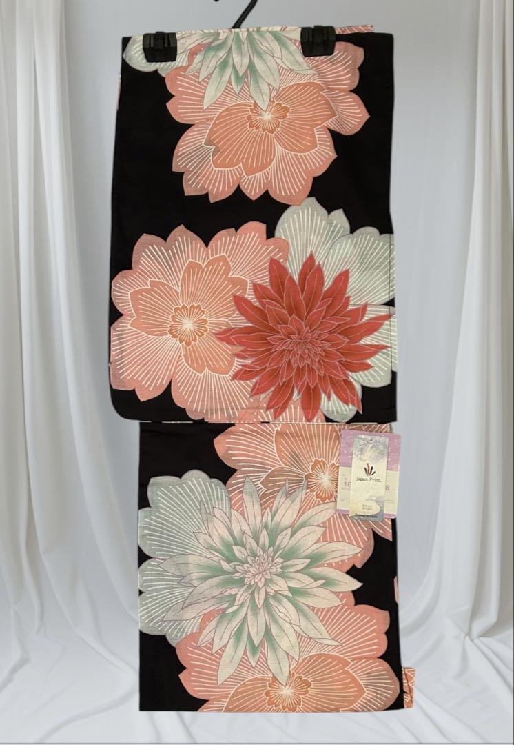 【タグ付き未使用品】黒地に大きな花柄浴衣