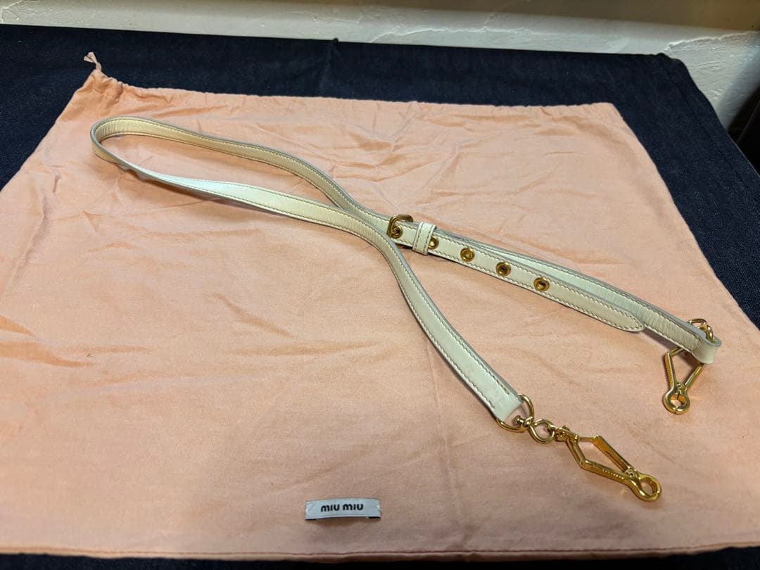 miu miu アイボリー キルティング 2way ハンドバッグ miu miu アイボリー キルティング 2way ハンドバッグ