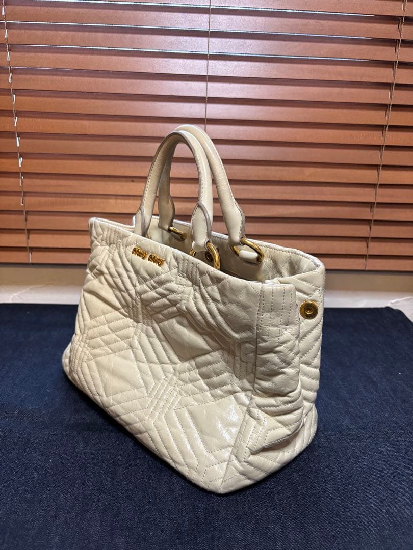 miu miu アイボリー キルティング 2way ハンドバッグ miu miu アイボリー キルティング 2way ハンドバッグ