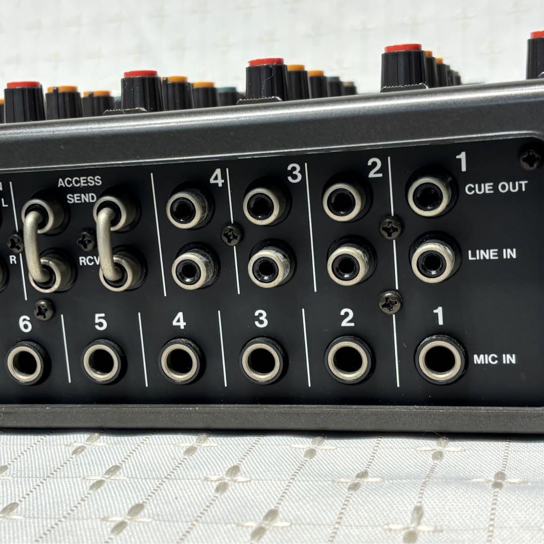 TASCAM M-06 アナログミキサー