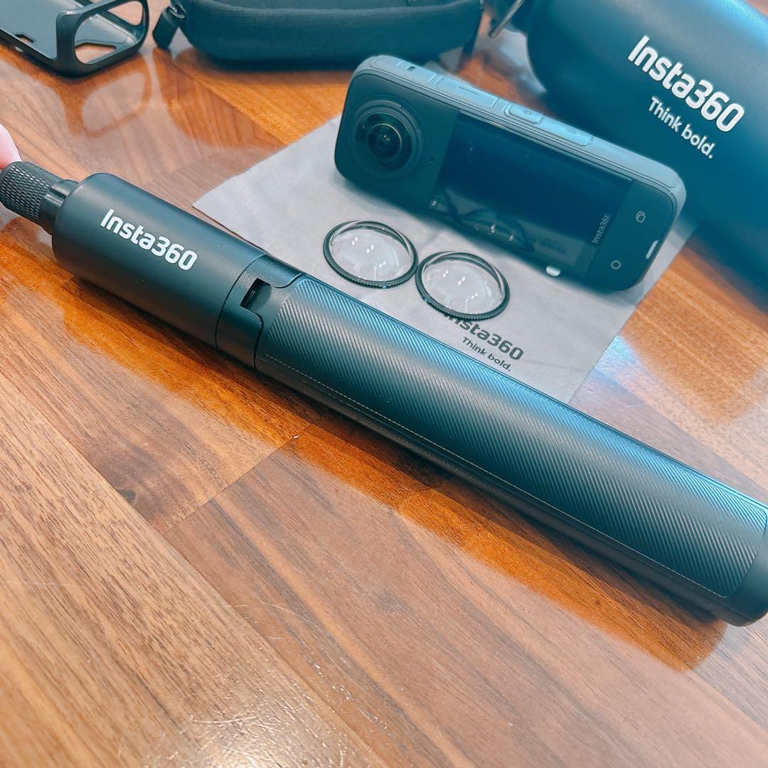 【美品】Insta360 X4 本体 microSD無 見えない自撮り棒付 【美品】Insta360 X4 本体 microSD無 見えない自撮り棒付