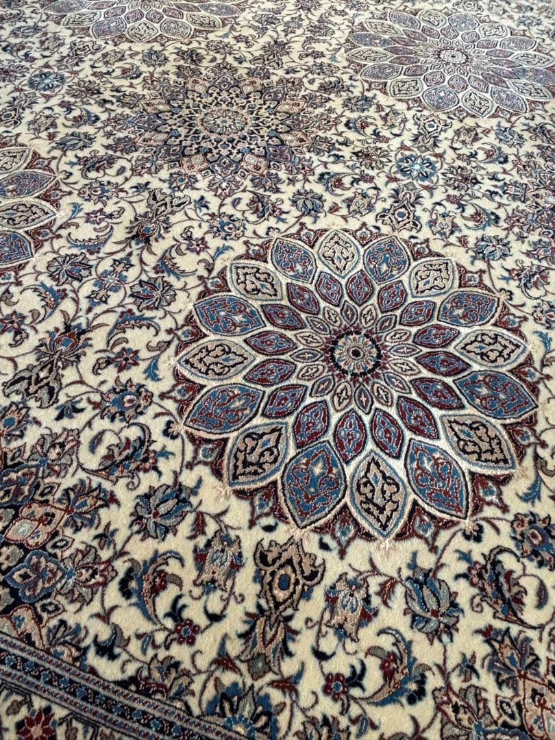 ペルシャ絨毯 ナイン産 手織りウール 人気なベージュ系 - メルカリ