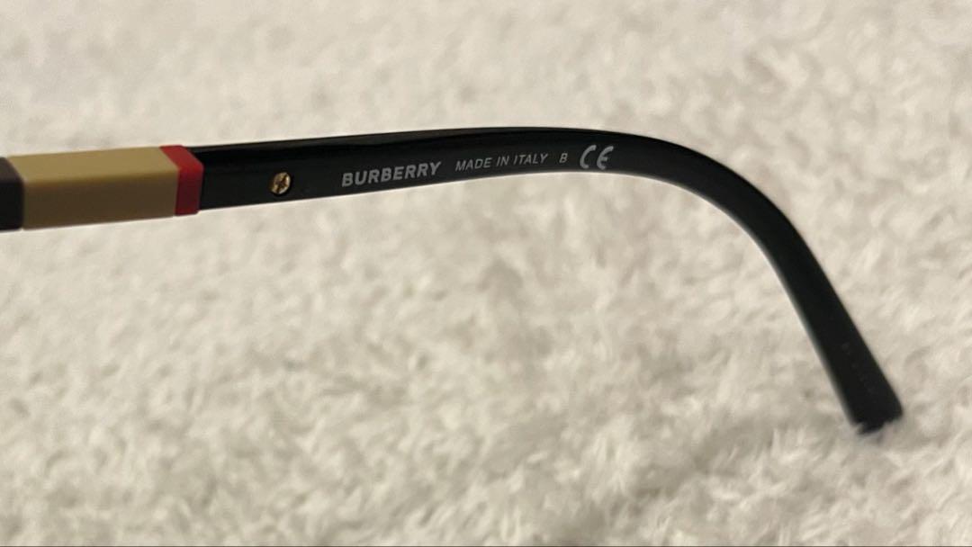 Burberry ブラック キャットアイ サングラス