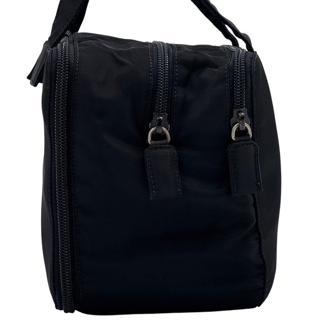 【美品】PRADA プラダ　メイクポーチ　ミニバッグ　ポーチ　小物入れ　三角ロゴ