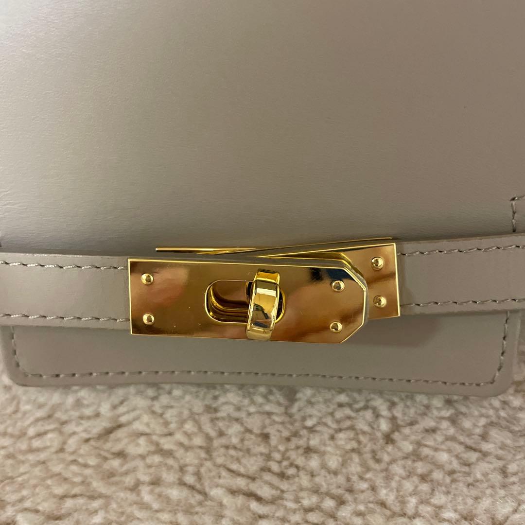 ヴィオラロード☆ベージュ ファー レザー ショルダーバッグ