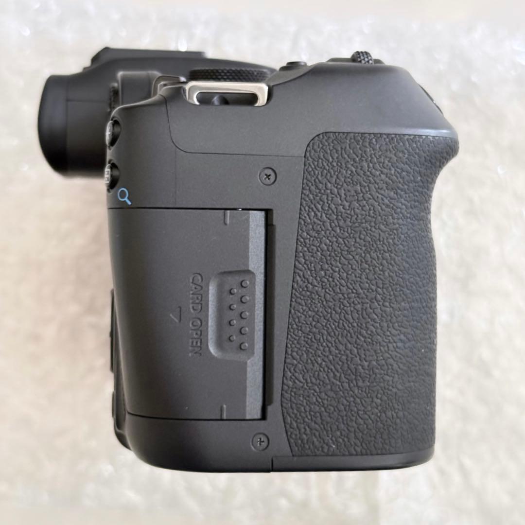 Canon EOS R7 カメラ レンズキット Canon EOS R7 カメラ レンズキット