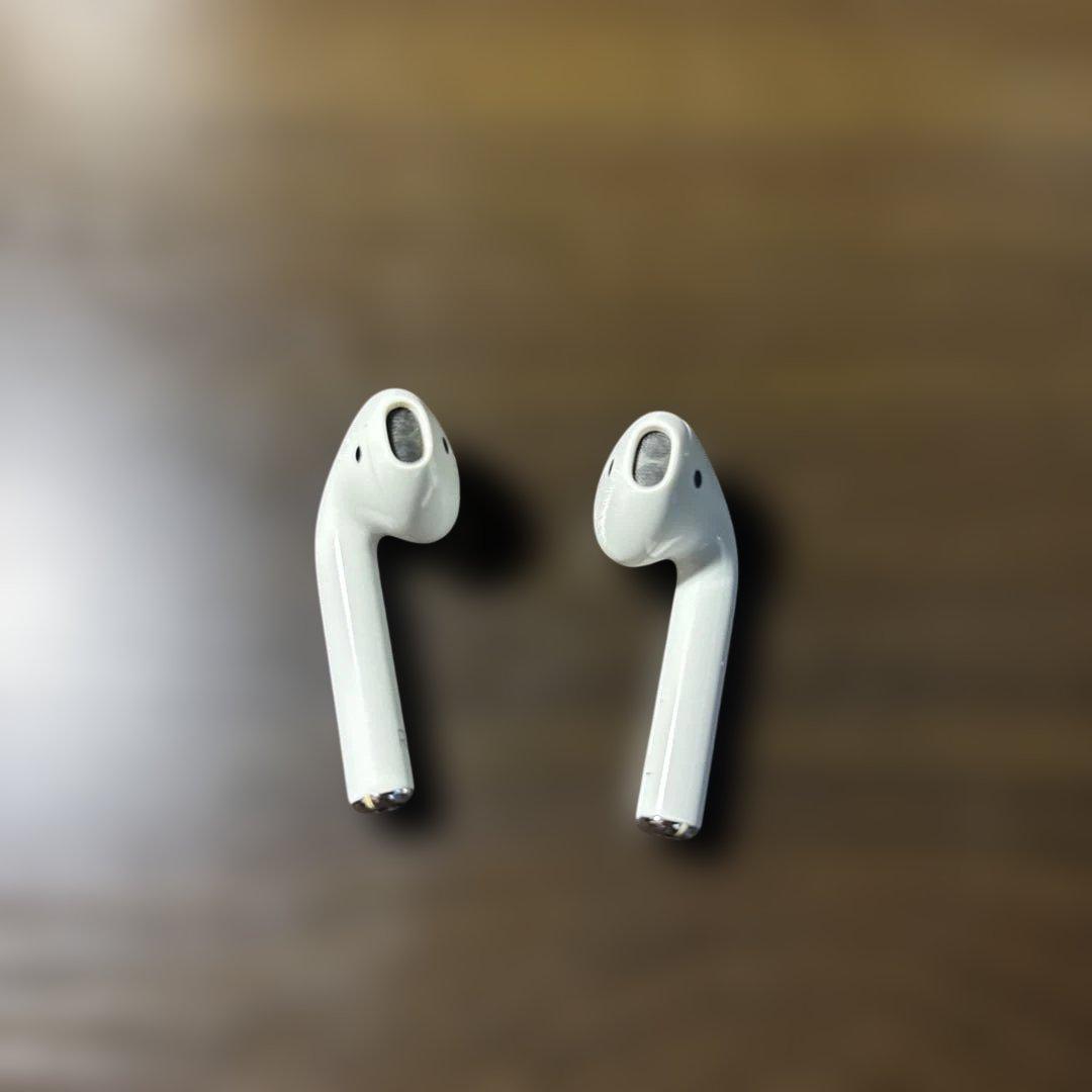 AirPods第2世代 本体 ホワイト充電ケース付き 2019年発売 - メルカリ