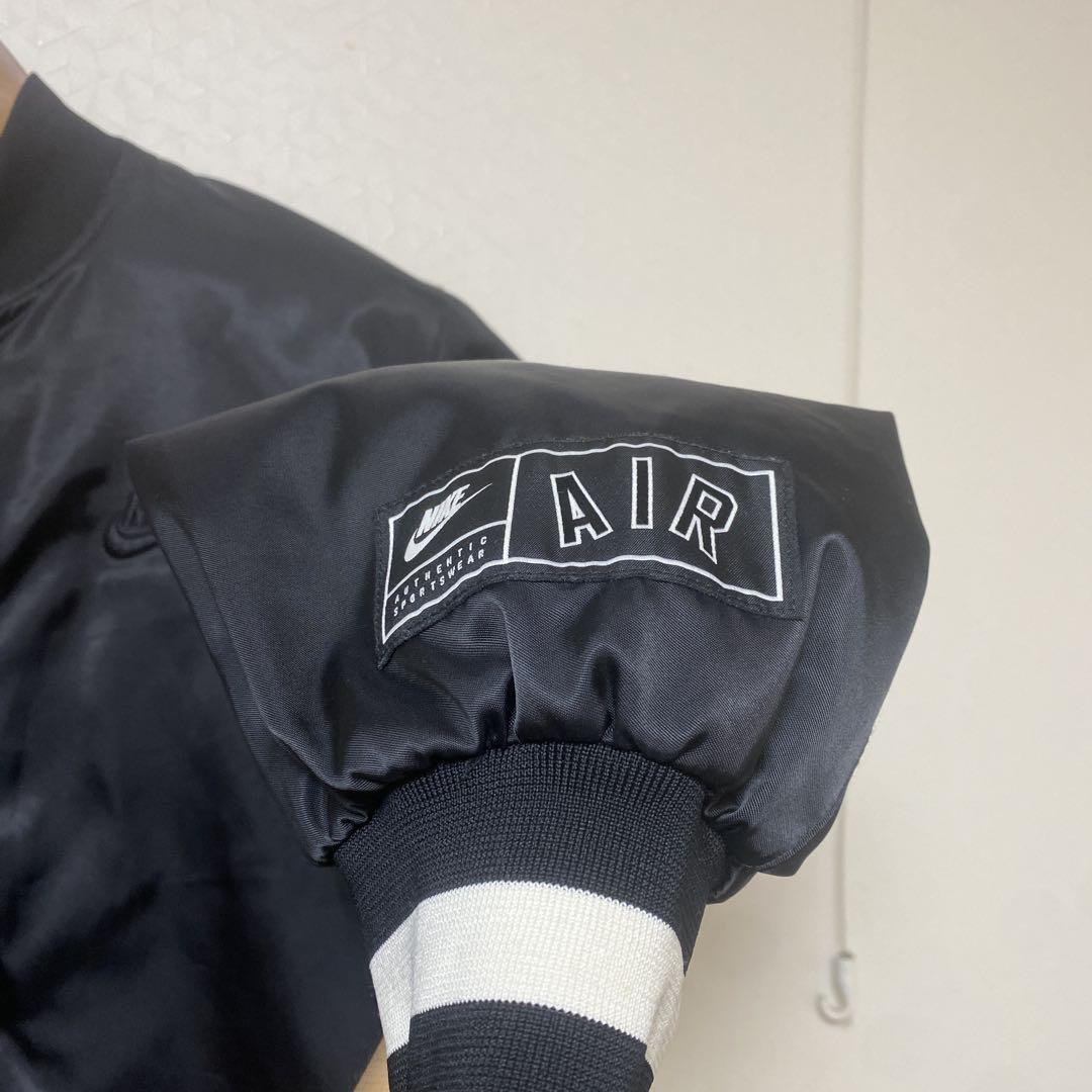 Nike ブラック ジャケット エアロゴ付き
