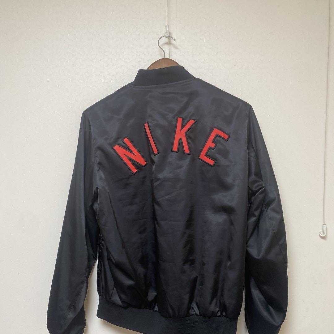 Nike ブラック ジャケット エアロゴ付き