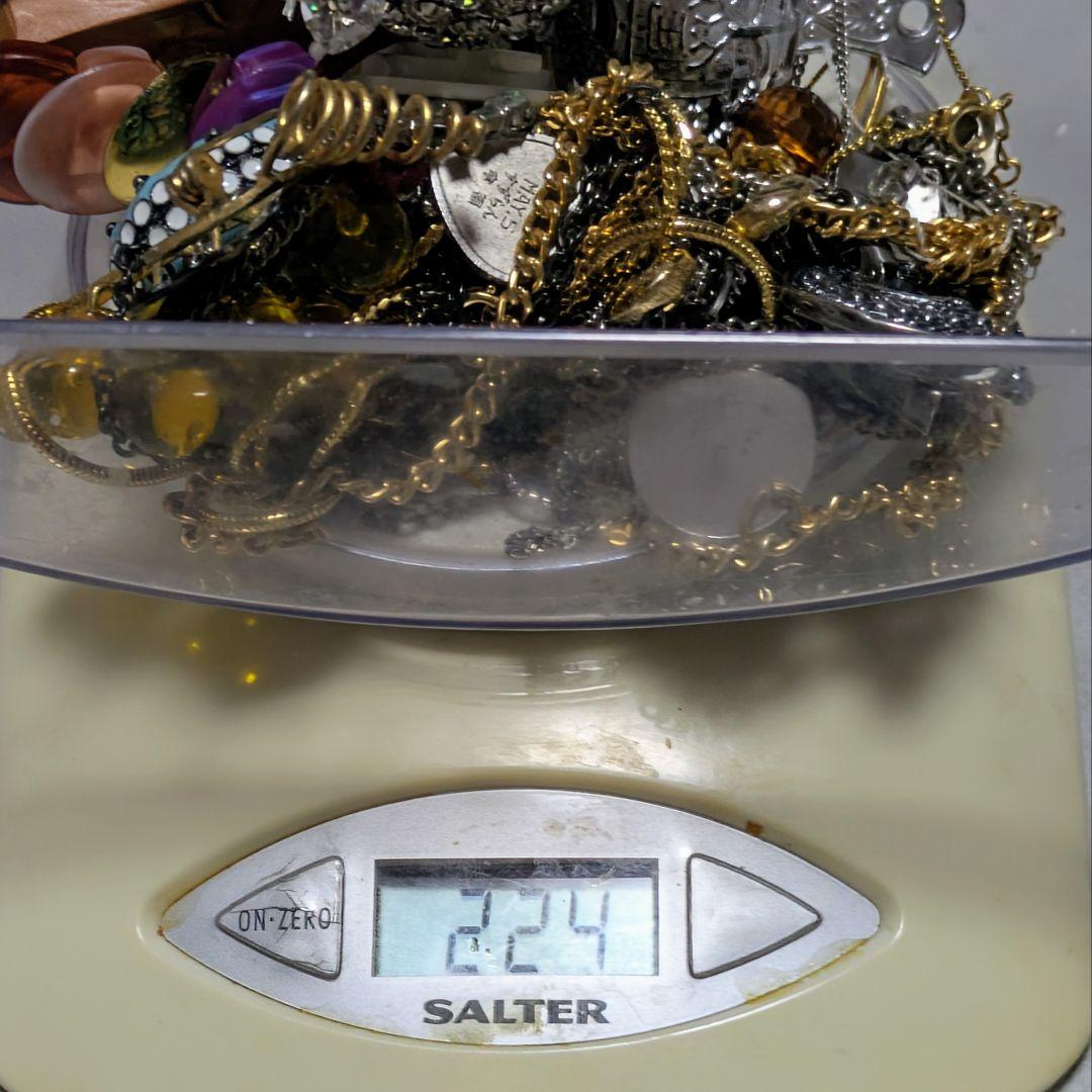 遺品整理 生前整理 アクセサリー まとめ売り 総重量2.4kg以上 ②