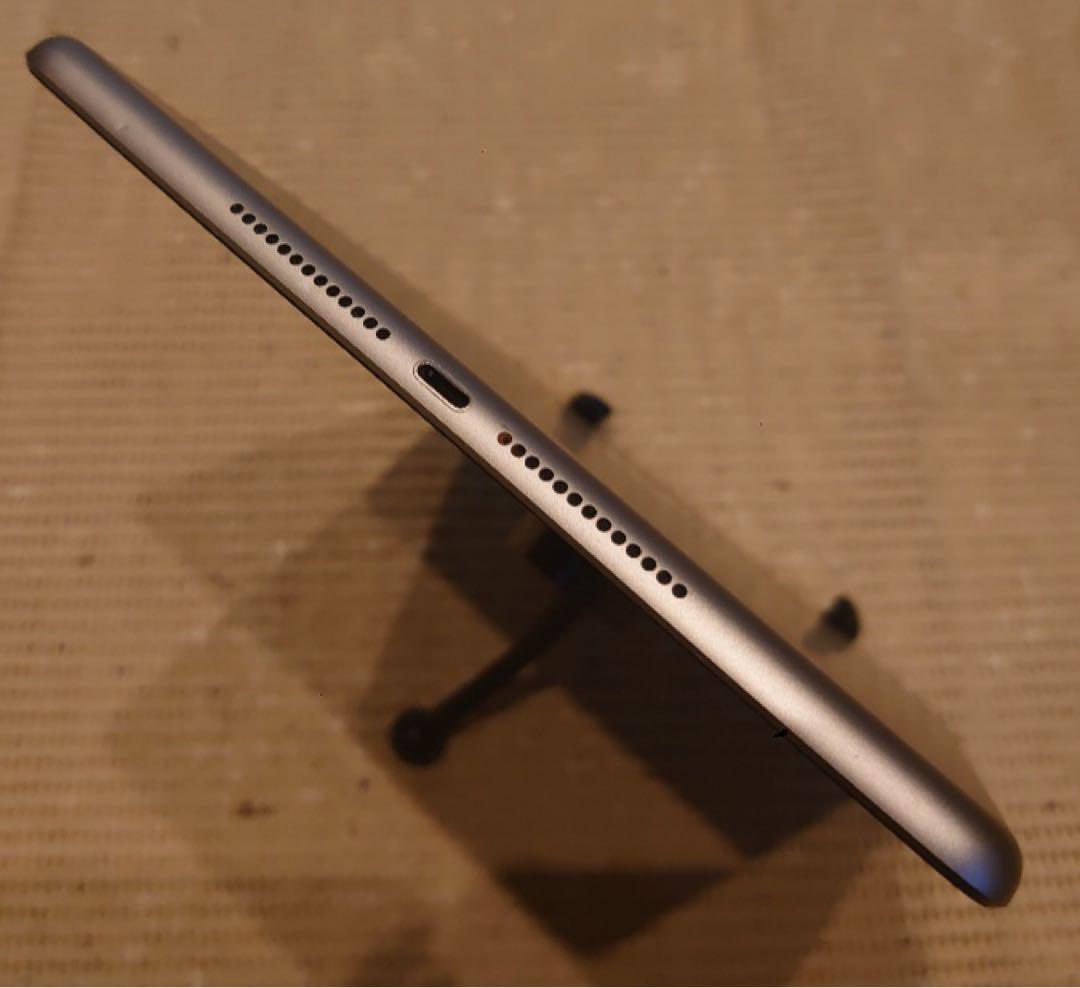 LJF8M 完動品液晶無傷iPad第6世代(A1893)本体128GB送料込