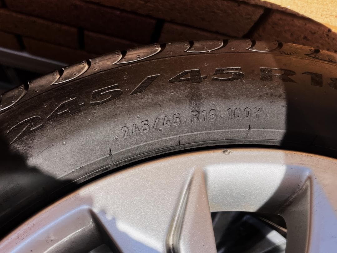 A4純正ホイール付き18インチタイヤ4本セット