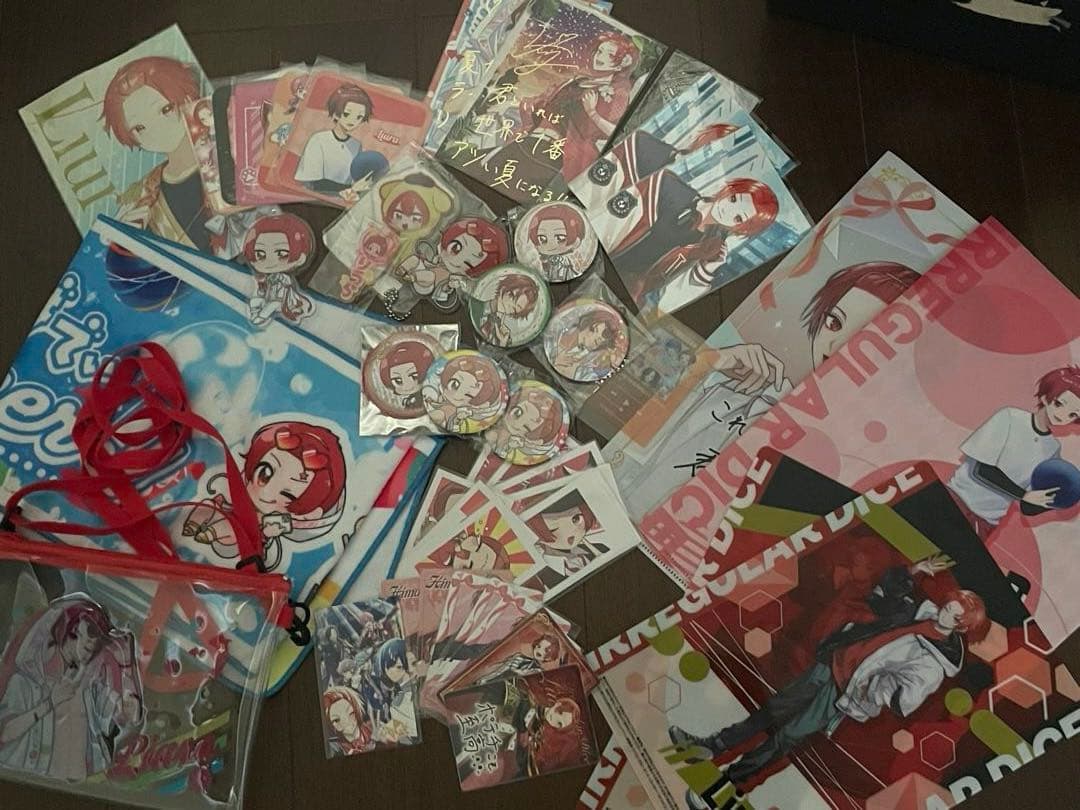 いれいす　りうら　トレカ　ラウワン　ボイシング　まとめ　アクキー　缶バなど