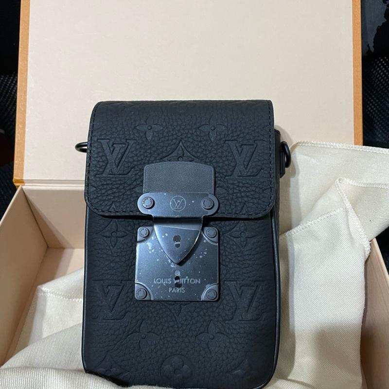 新品 メンズ ショルダーバッグ M81524