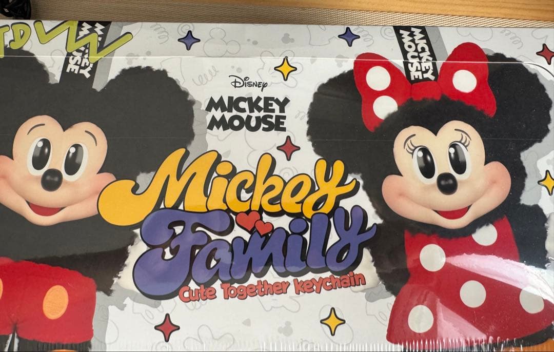 ♡国内完売POPMARTディズニーぬいぐるみキーチェーンアソートBOX（８個入）