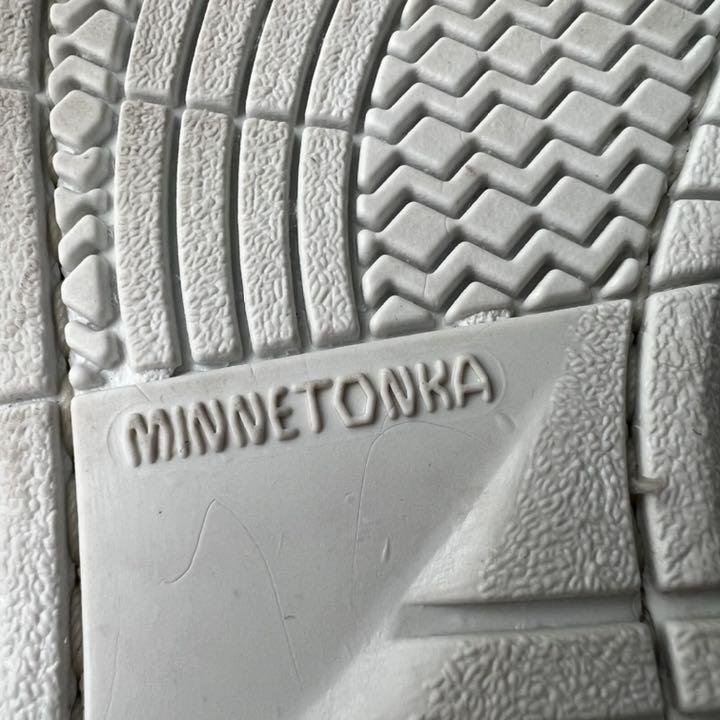 ミネトンカ MINNETONKA ホワイトモカシン 白 ミネトンカ MINNETONKA ホワイトモカシン 白