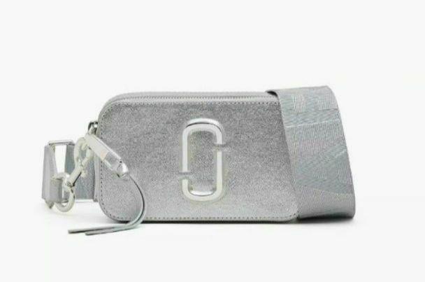 MARC JACOBS マークジェイコブス スナップショット シルバー
