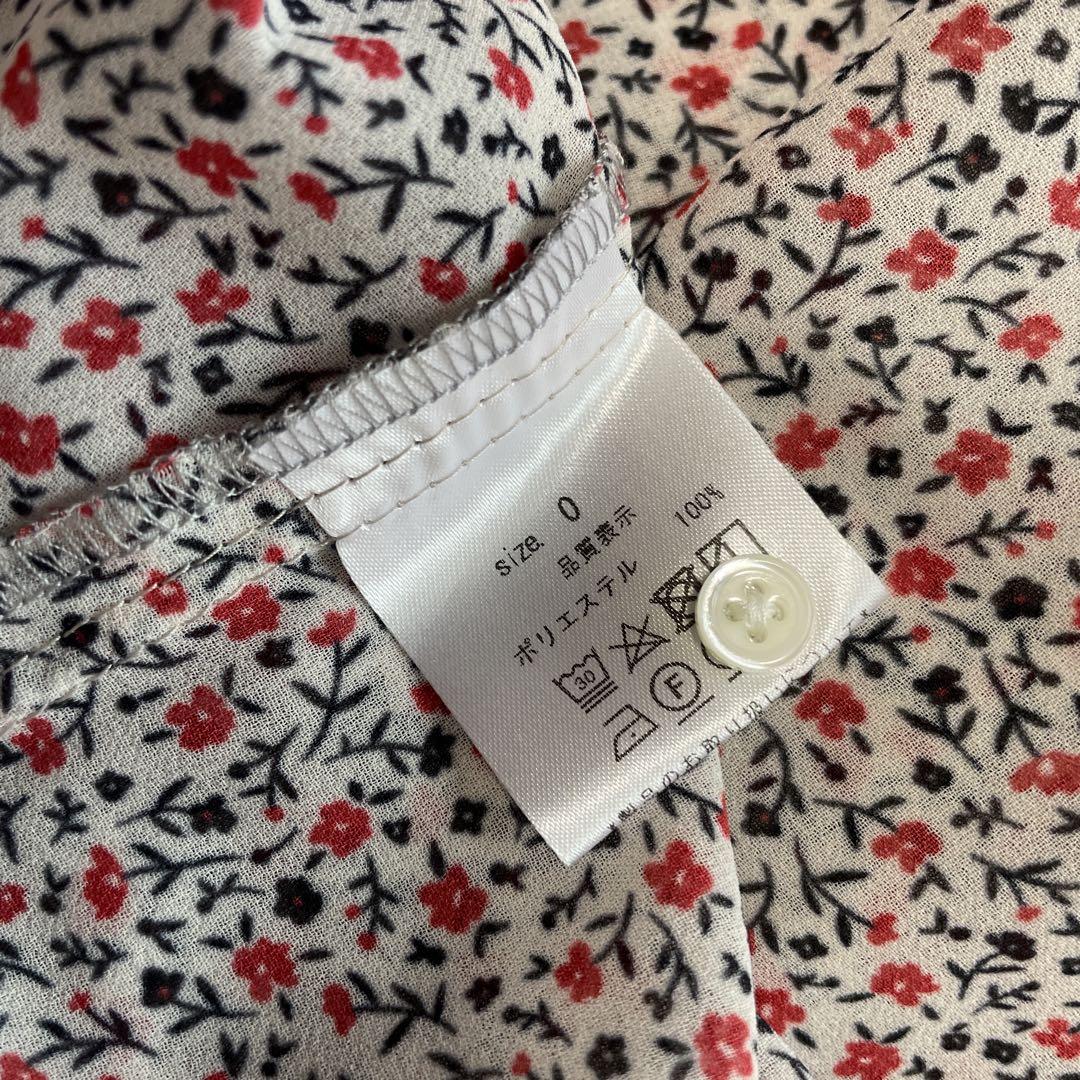 日本製【MANON】小花柄半袖ブラウス　バンドカラーブラウス　SIZE0 日本製【MANON】小花柄半袖ブラウス バンドカラーブラウス SIZE0