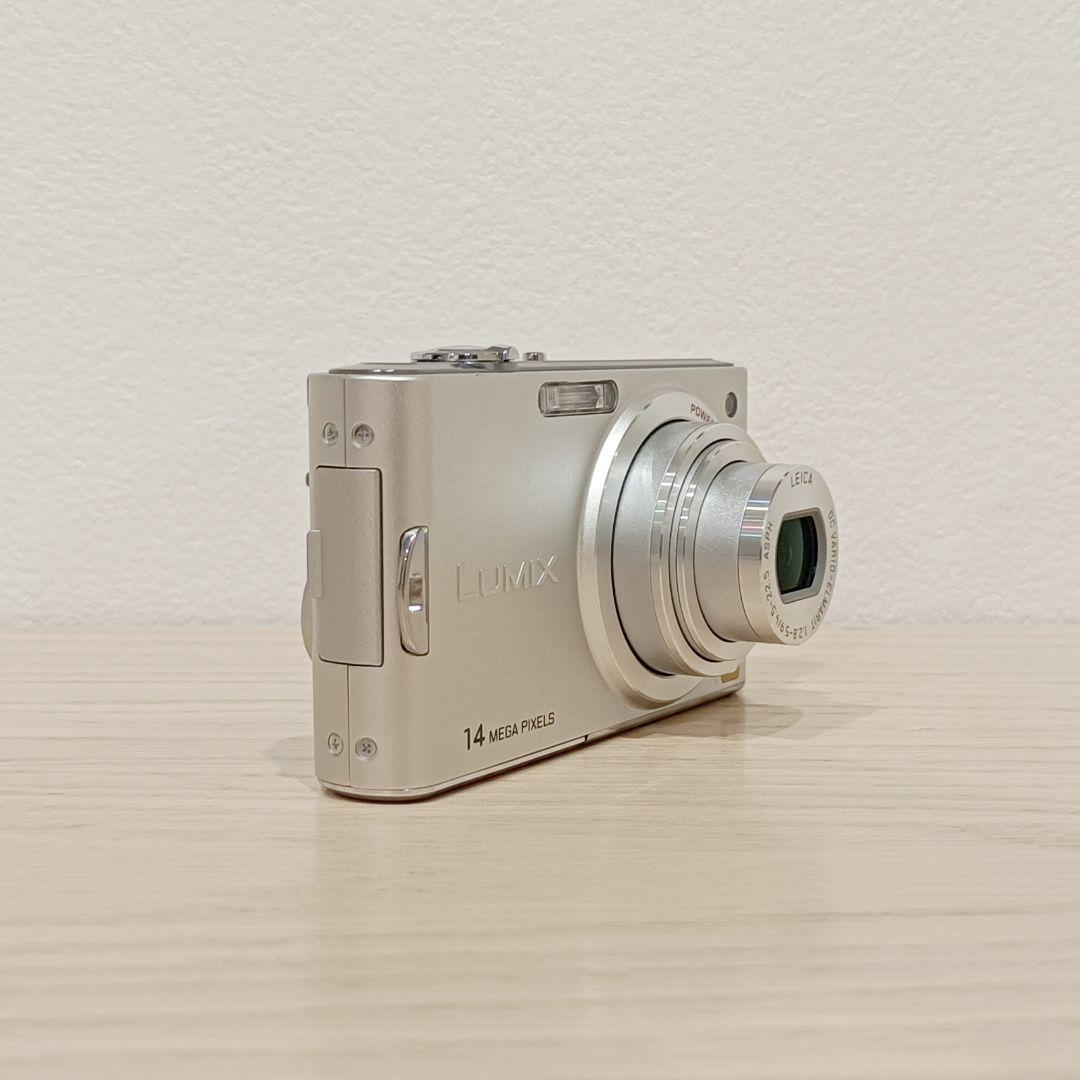 極美品 Panasonic DMC-FX66 デジカメ 充電器付き シルバー