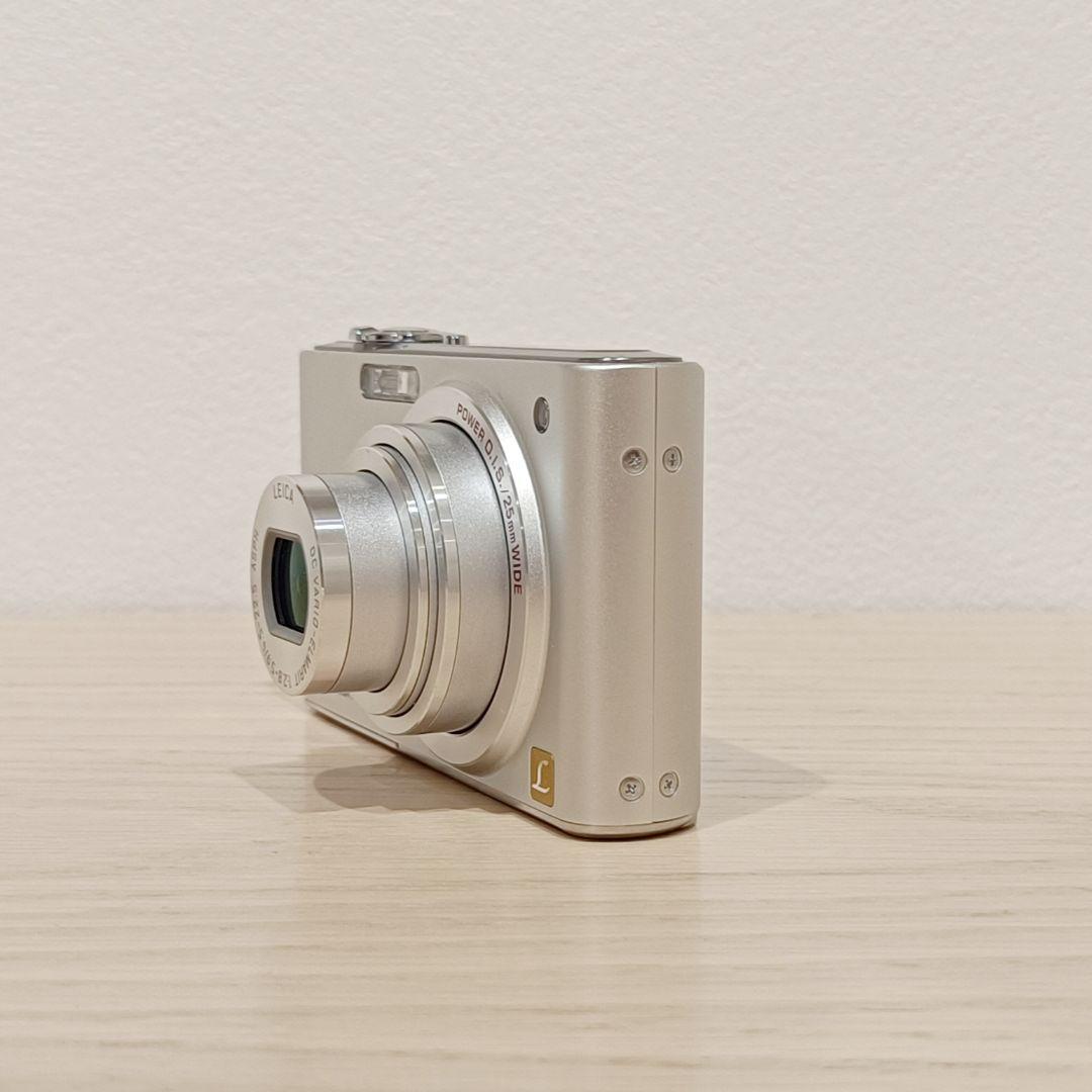 極美品 Panasonic DMC-FX66 デジカメ 充電器付き シルバー