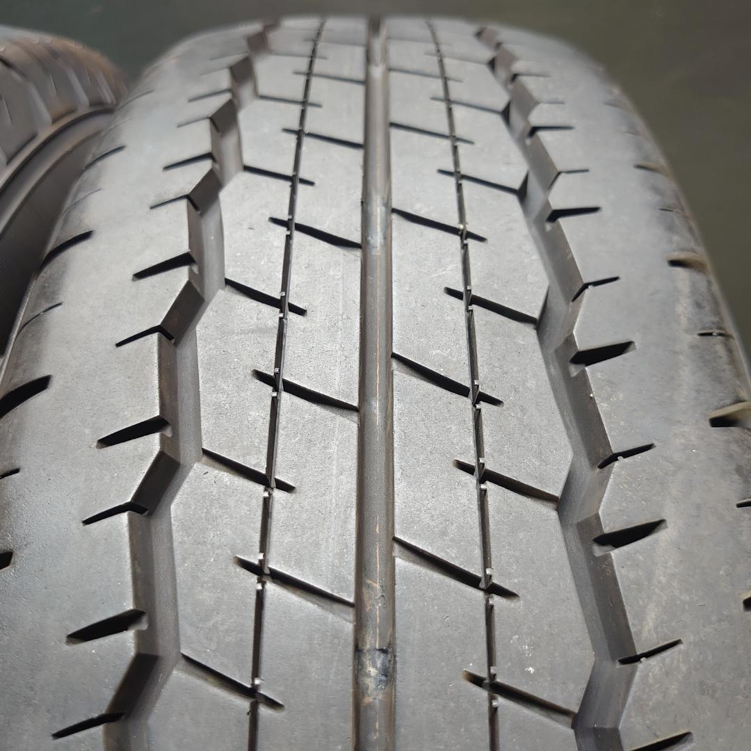 トヨタ 純正 195/80Ｒ15 107/105L LT 200系 ハイエース