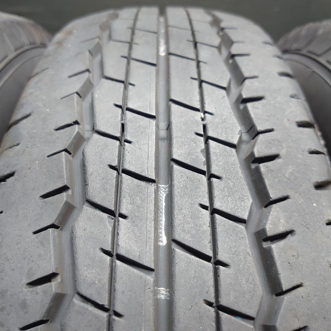 トヨタ 純正 195/80Ｒ15 107/105L LT 200系 ハイエース