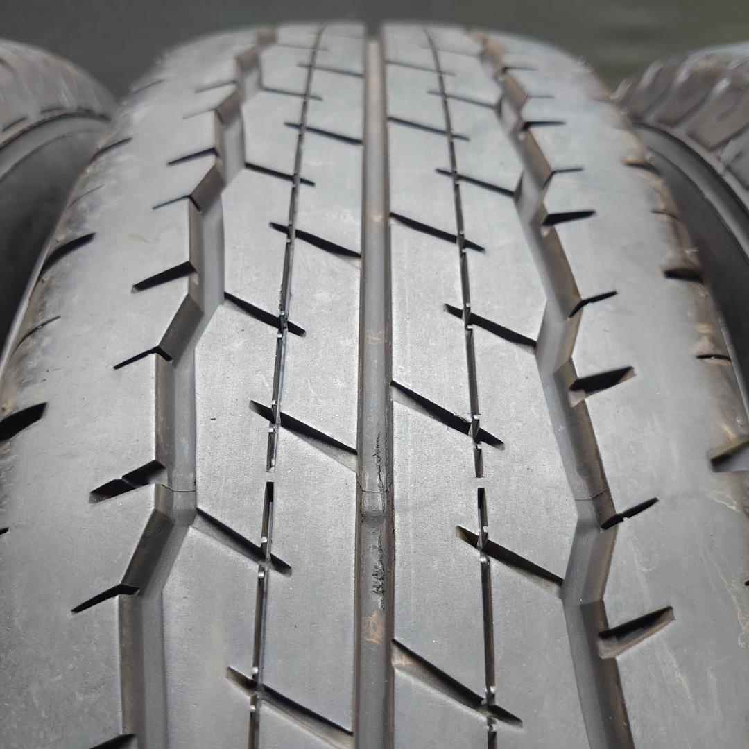 トヨタ 純正 195/80Ｒ15 107/105L LT 200系 ハイエース