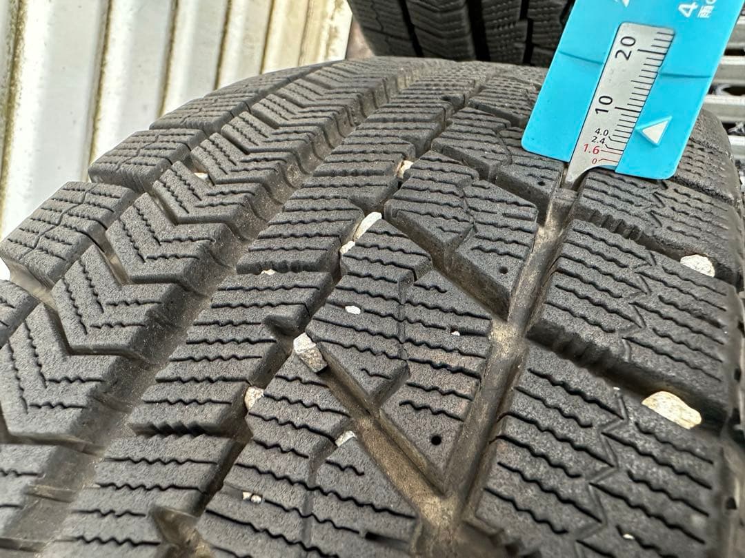 ブリヂストンVRX 冬タイヤ 175/65R14 ×4本中古