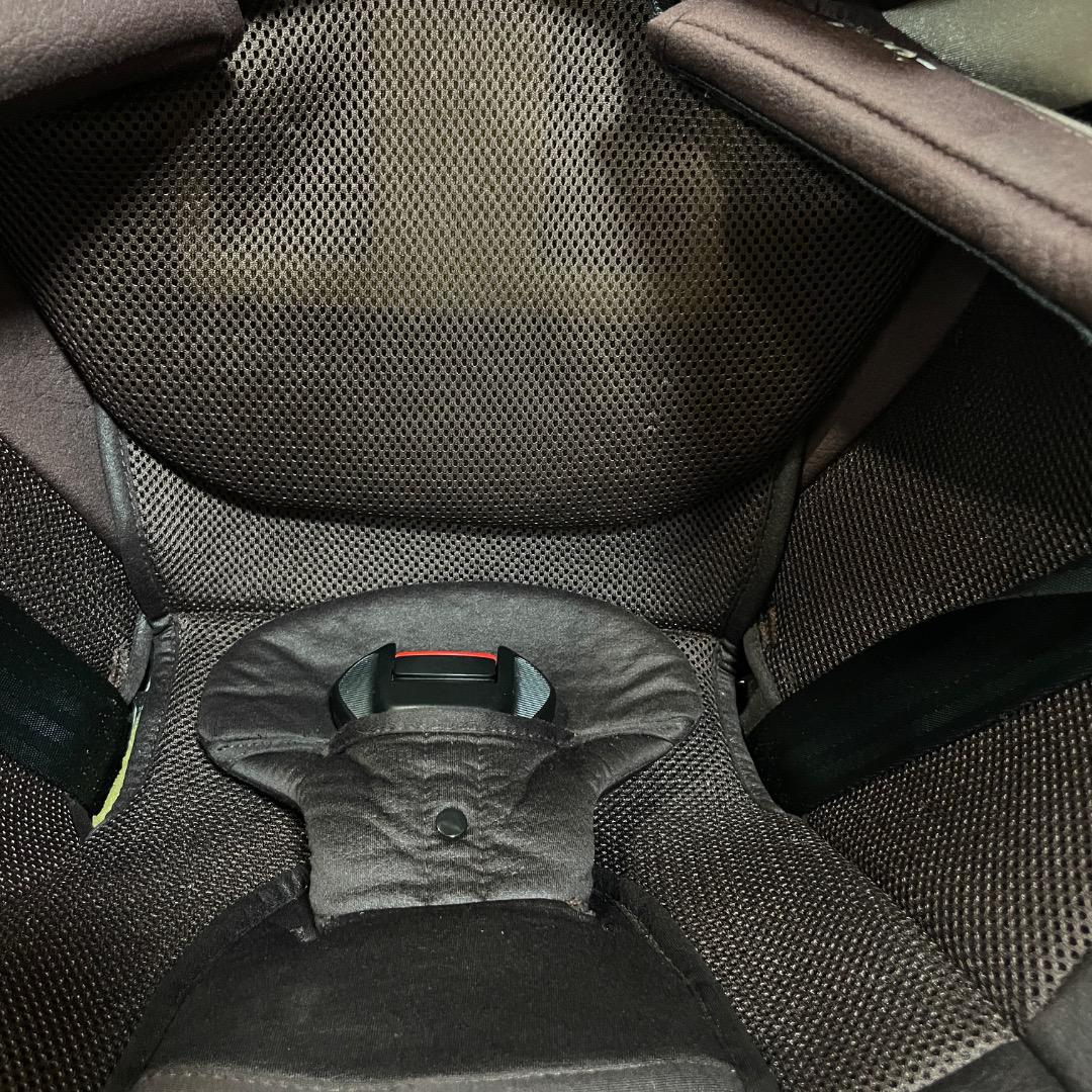 【美品】Combi ネルーム ISOFIX エッグショック NF-700