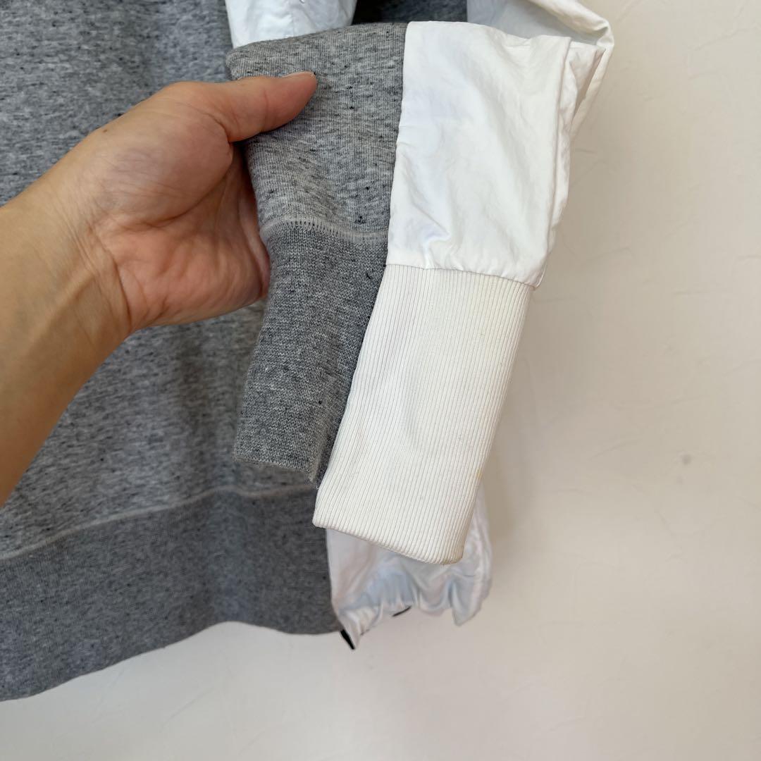 Nike sakaiコラボフーディ グレー NIKEロゴ付き