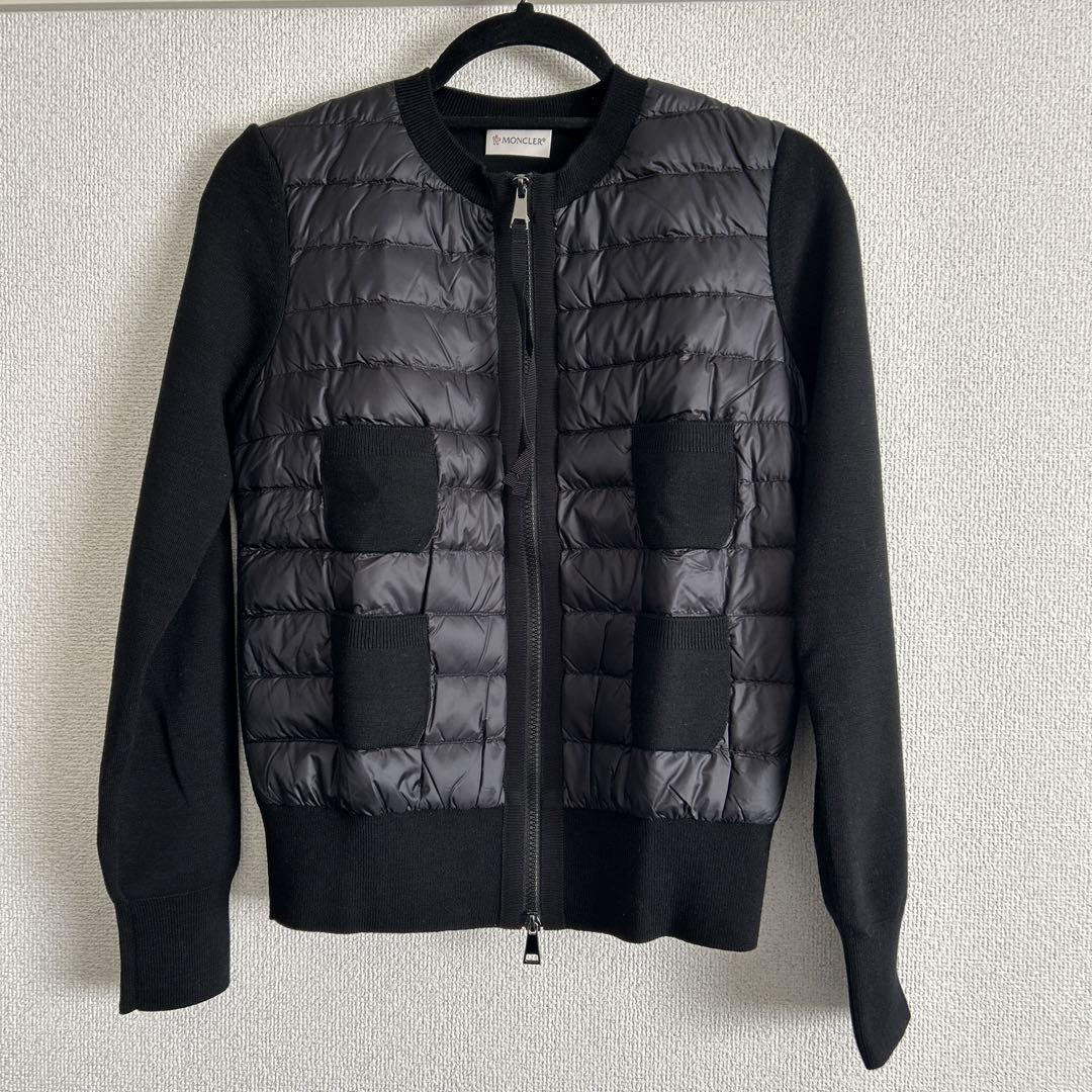新品MONCLER 黒 カーディガン ジッパー付きS