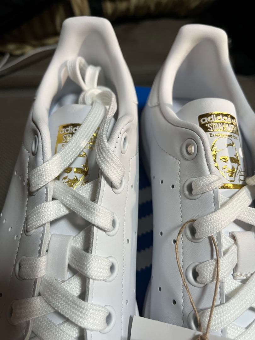 ホワイトゴールド GY5695