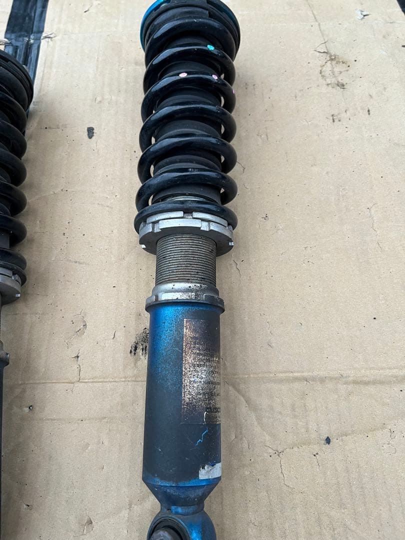 クスコ車高調やや傷や汚れあり