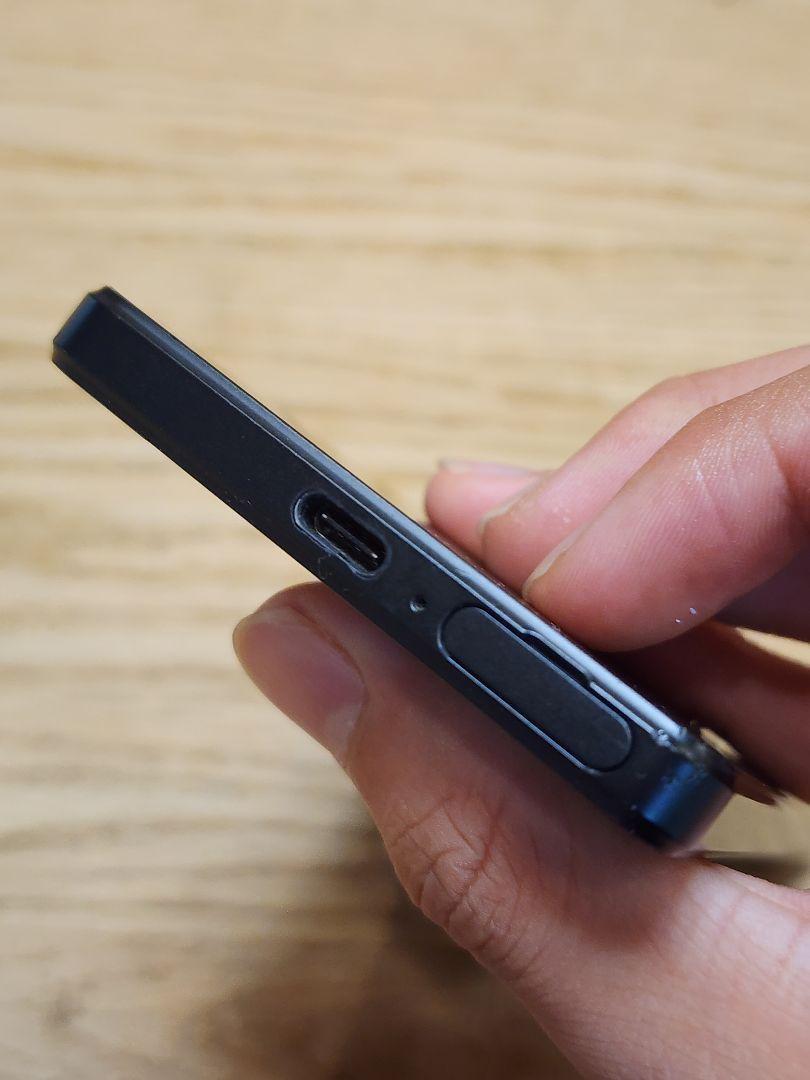 U　xperia i iv
