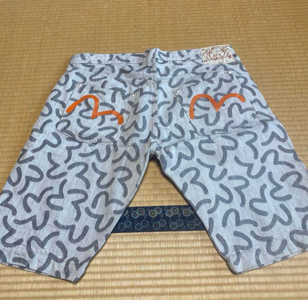 むーちょ　EVISU ハーフパンツ　ショートパンツ　サイズ40 レア EVISU 総柄 ハーフパンツ ショートパンツ サイズ40 - メルカリ