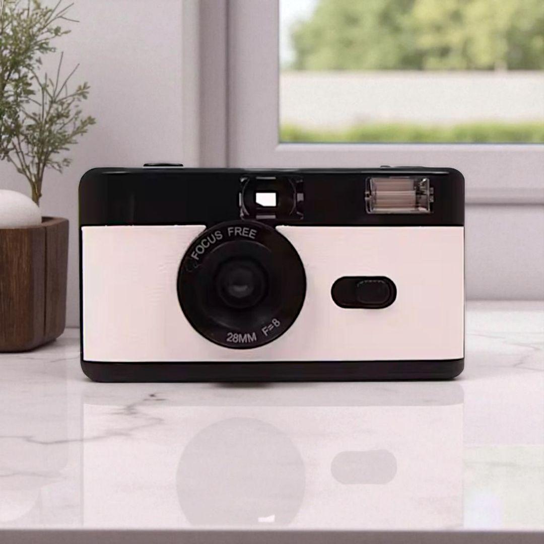 ⭐️新品⭐️何度も使える！レトロフィルムカメラ フラッシュ付き　本件のみ