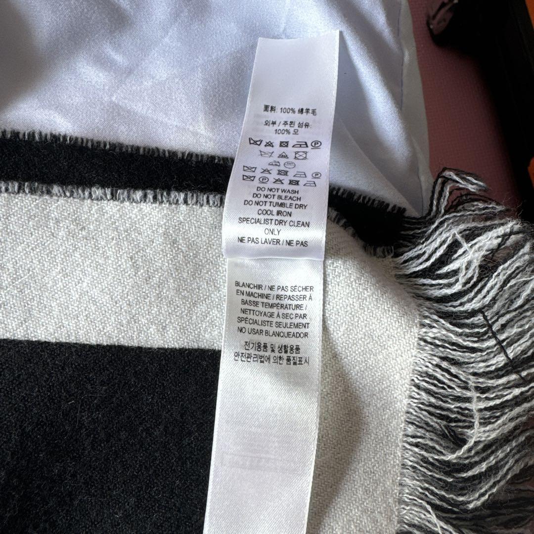 BURBERRY ウールマフラー ホワイト/ブラック 186x33cm