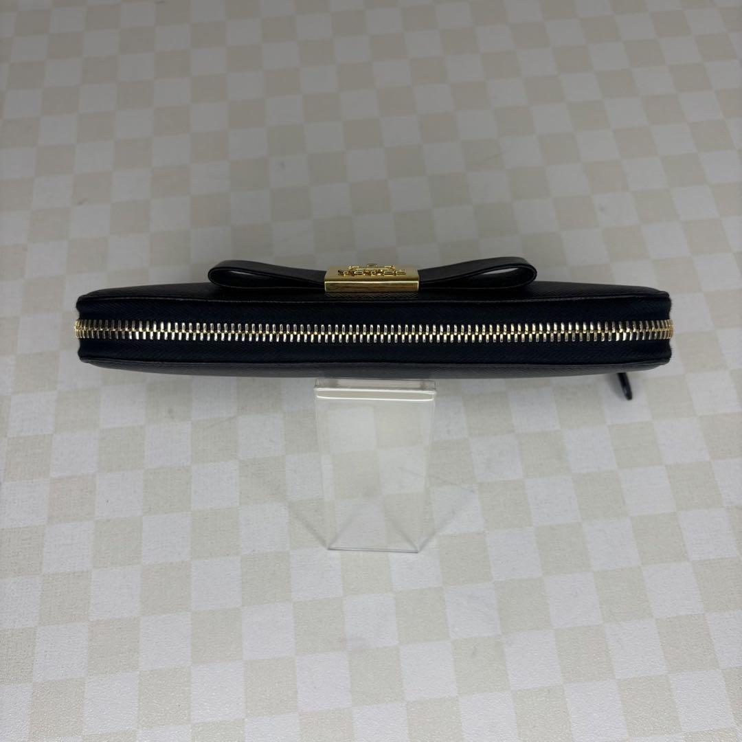 極美品　PRADA プラダ　財布　ラウンドファスナー　M01