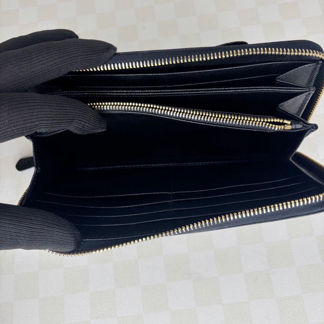極美品　PRADA プラダ　財布　ラウンドファスナー　M01