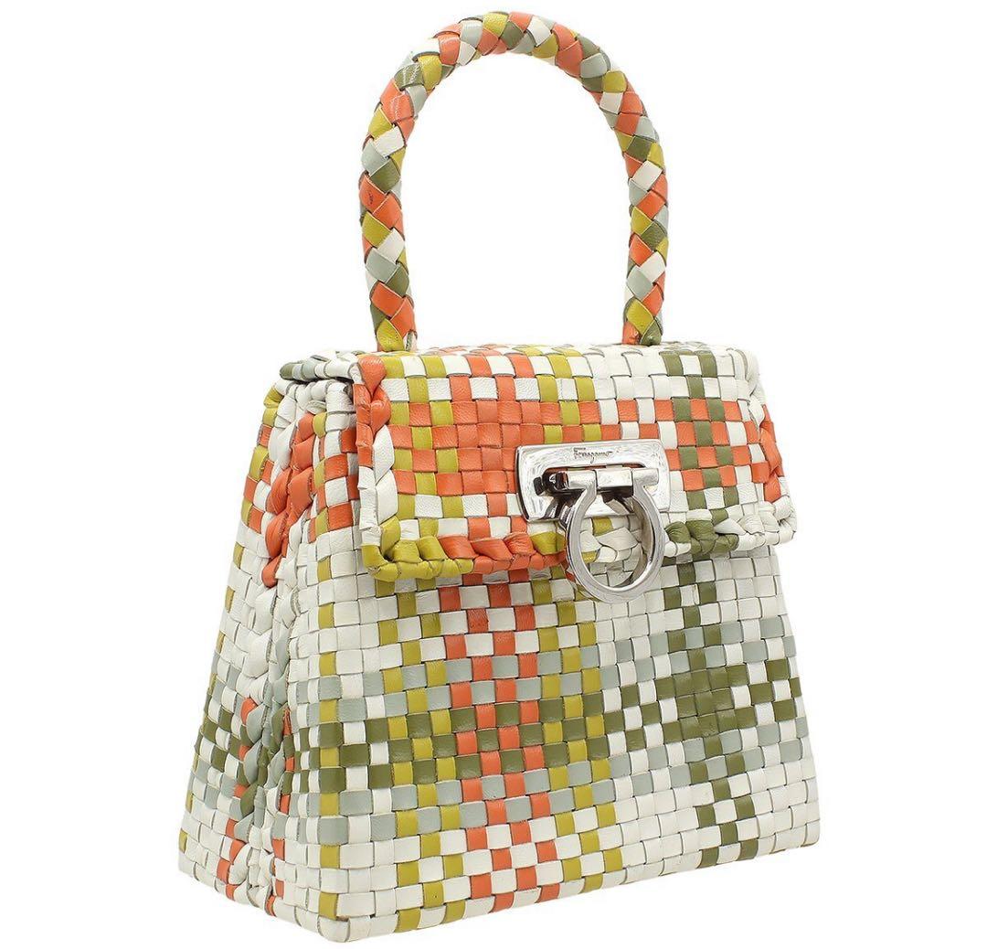 N2828 美品!! フェラガモ ガンチーニ トップハンドル ハンドバッグ N2828 美品!! フェラガモ ガンチーニ トップハンドル ハンドバッグ