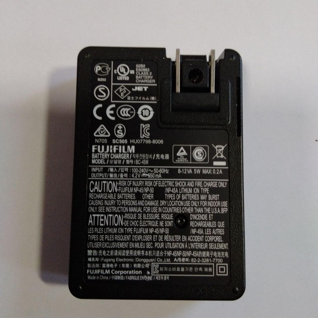 Fujifilm Ｆ770EXR シルバー 20倍ズーム コンデジカメラ