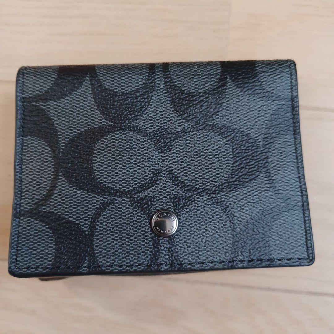 COACH三つ折り財布