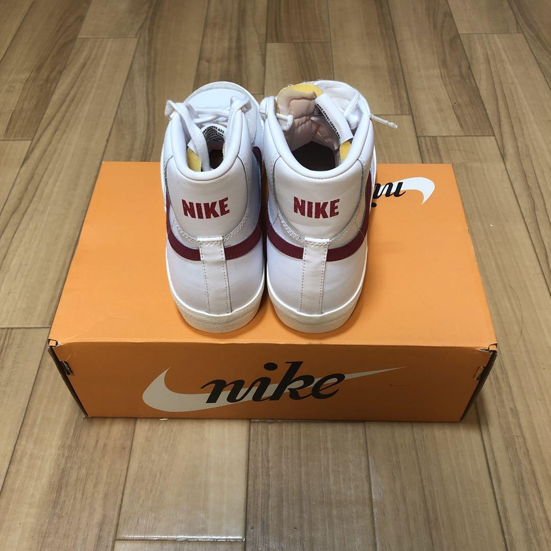 Nike Blazer Mid 77 VNTG ホワイト/バーガンディ