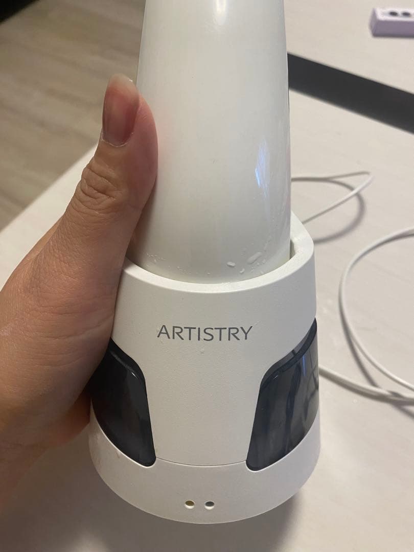 ARTISTRY 洗顔ブラシ 充電式 ホワイト