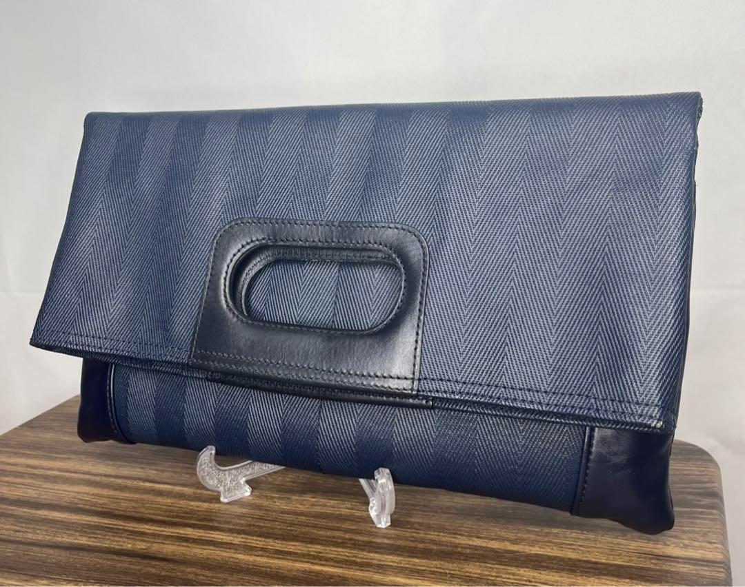 超美品✨ ヴィヴィアンウエストウッド 2way クラッチバッグ オーヴ 超美品✨ ヴィヴィアンウエストウッド 2way クラッチバッグ オーヴ